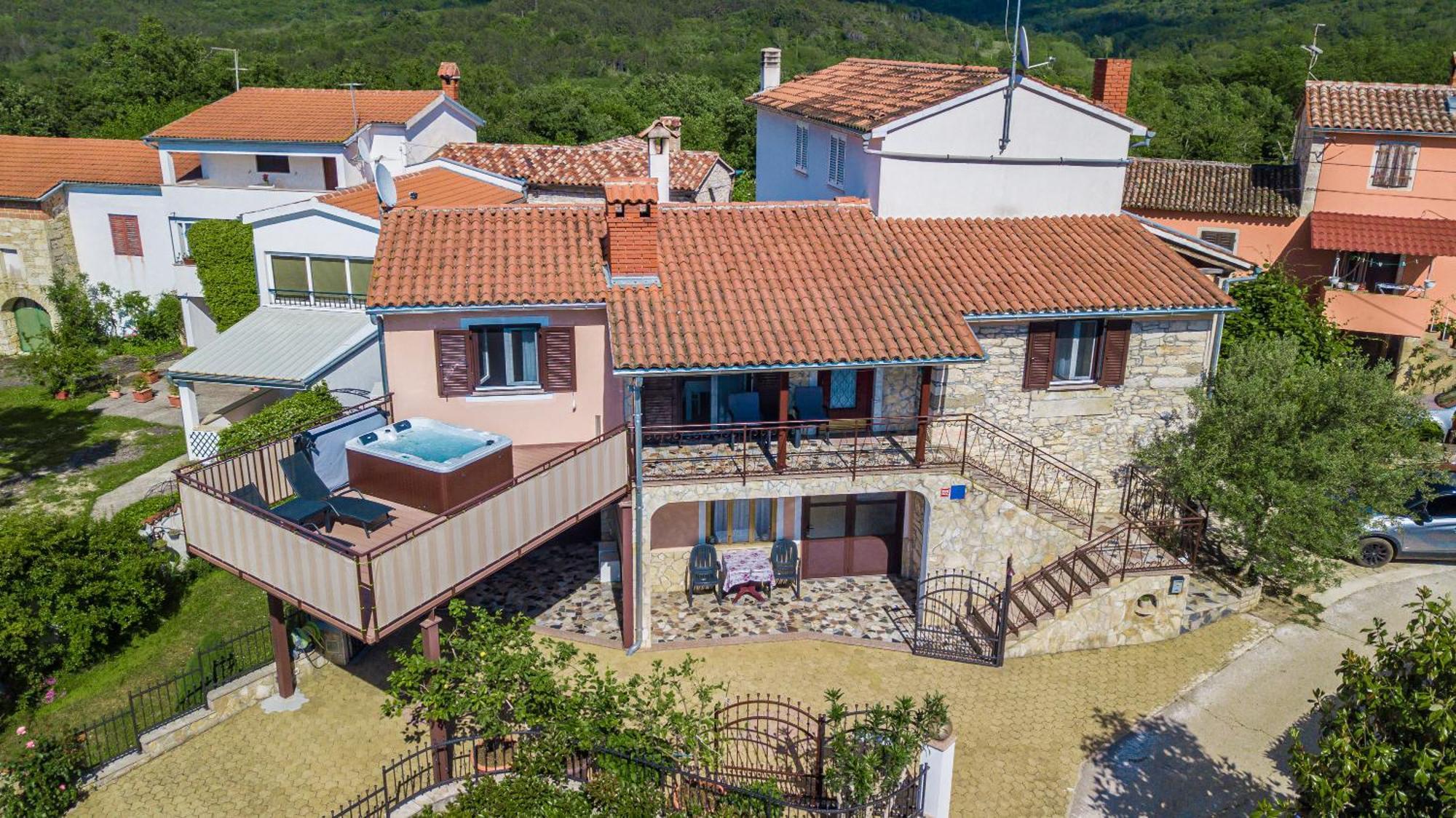 Villa Michelle Karojba Buitenkant foto