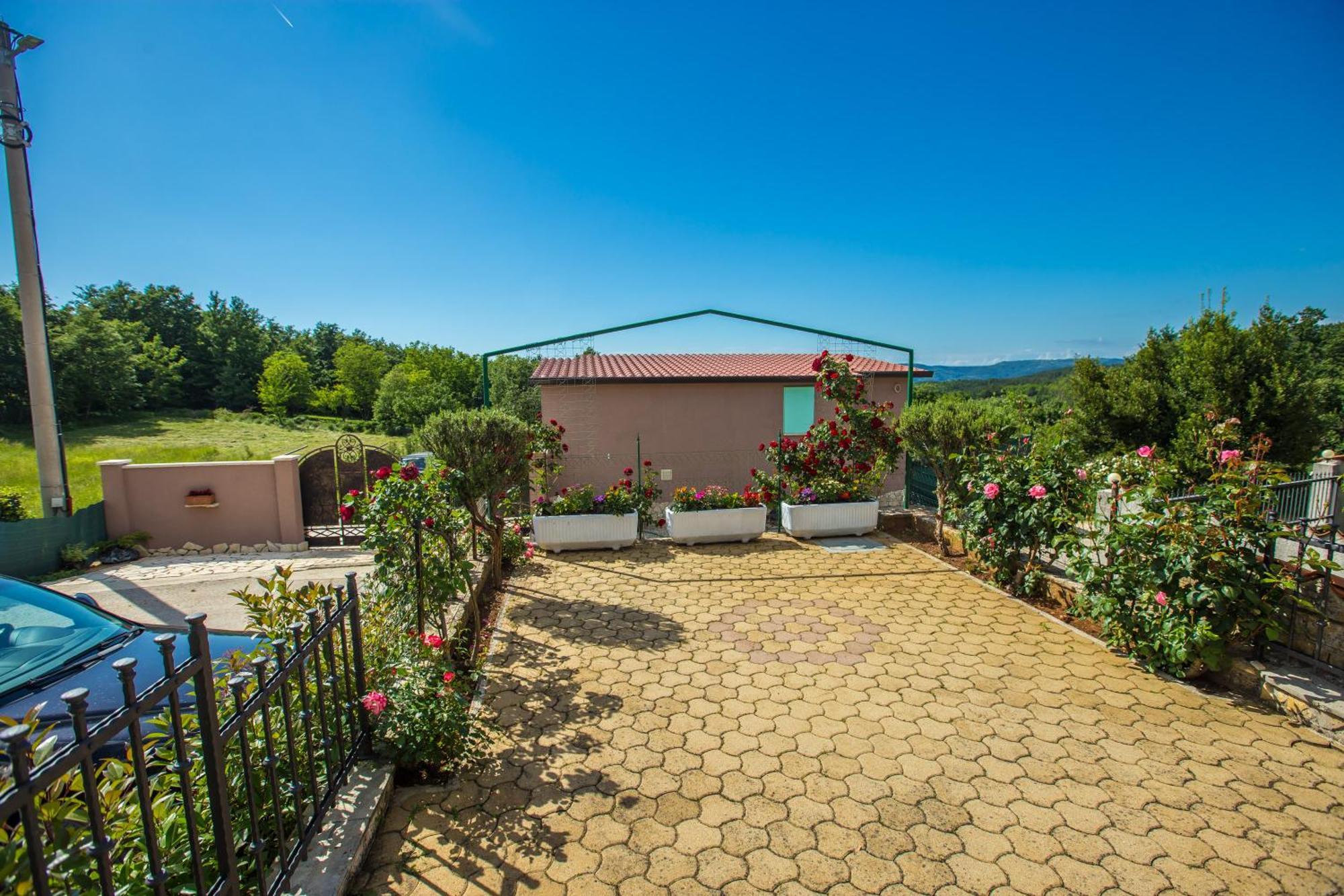 Villa Michelle Karojba Buitenkant foto
