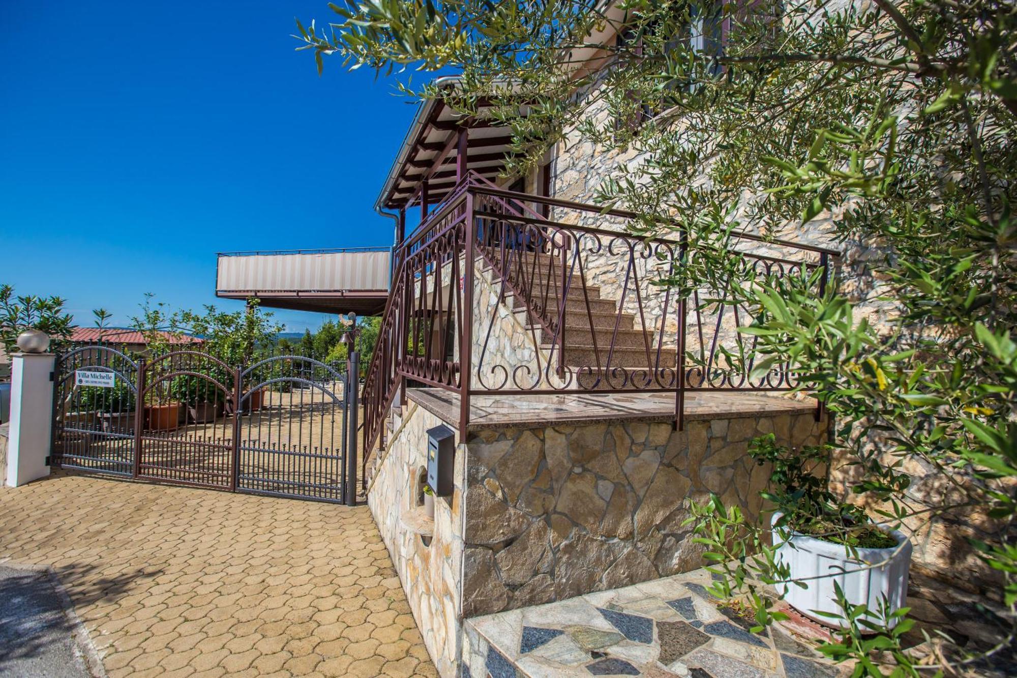 Villa Michelle Karojba Buitenkant foto