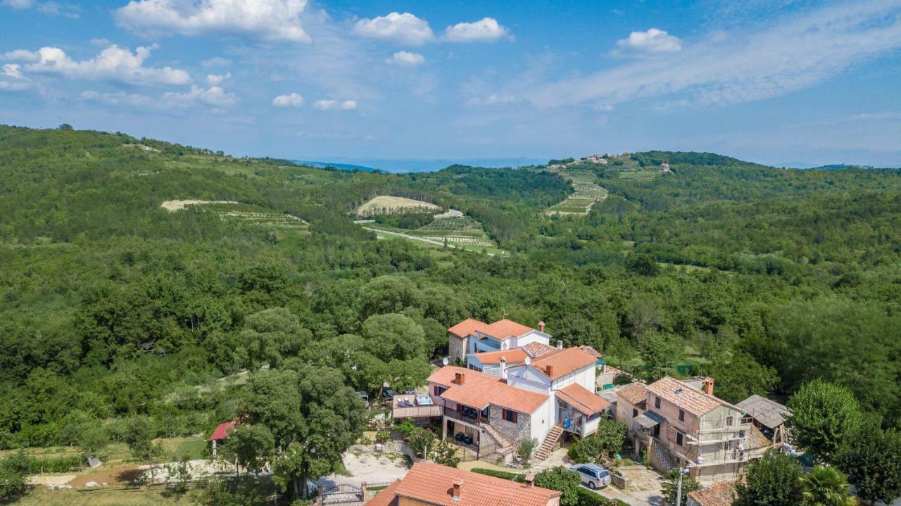 Villa Michelle Karojba Buitenkant foto